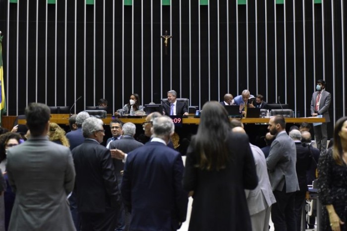 Câmara aprova piso salarial para agentes de saúde