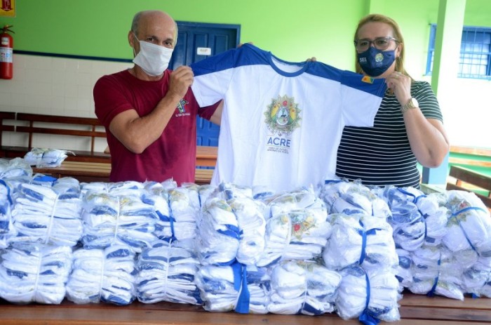 Governo divulga aviso de edital de credenciamento de empresas para aquisição de uniformes escolares