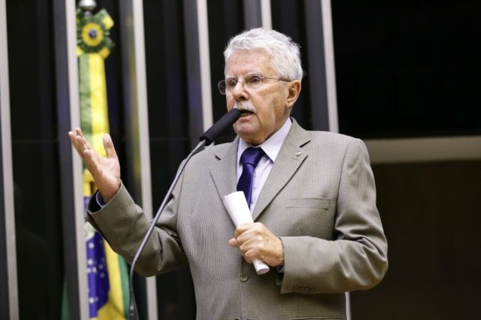 Projeto exige que o INSS informe sobre a aposentadoria por idade