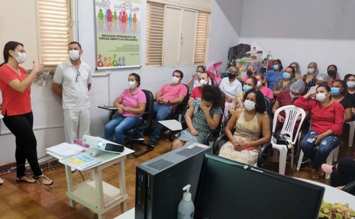 Em Porto Nacional, servidores do Hospital Tia Dedé participam de treinamento sobre manejo de pacientes com dengue