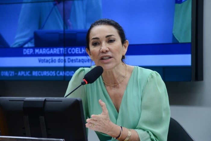Plenário pode votar proposta que garante financiamento para candidaturas de mulheres