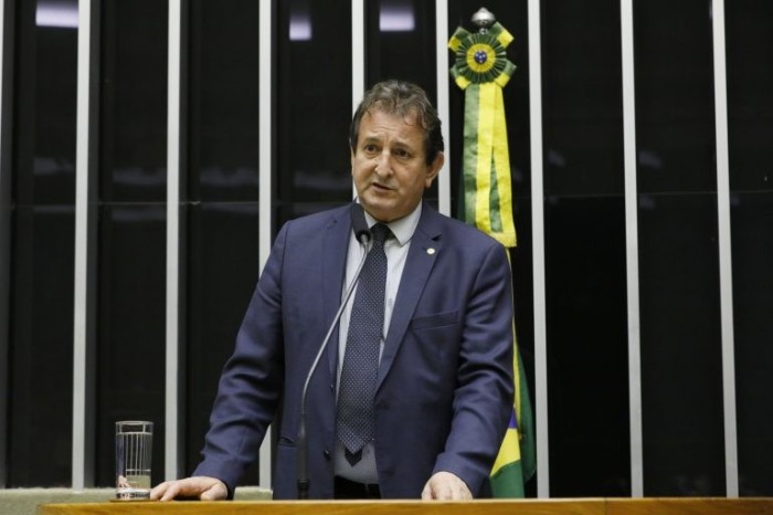 Projeto torna obrigatória instalação de canis em presídios