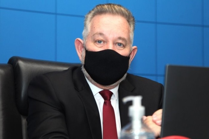 Antonio Vaz, autor do projeto, defende a necessidade de integração de todo o corpo de funcionários das escolas no conhecimento de primeiros socorros
