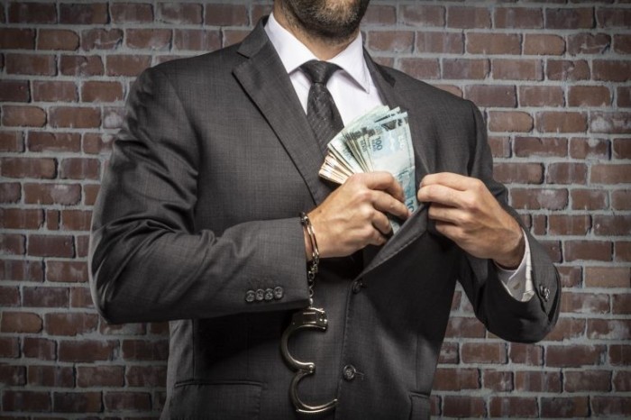 Projeto impede condenados por corrupção de administrar sociedades