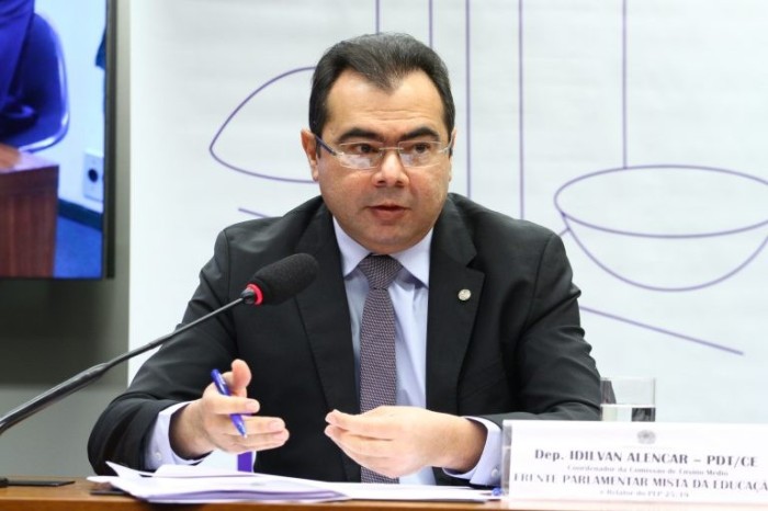 Plenário poderá analisar criação do Sistema Nacional de Educação ainda neste ano, diz relator em comissão