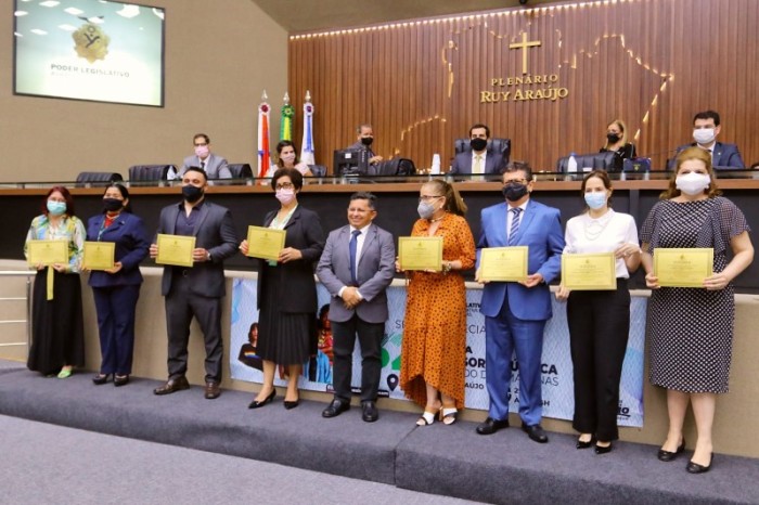 Defensoria celebra 32 anos de existência e recebe homenagem da Aleam