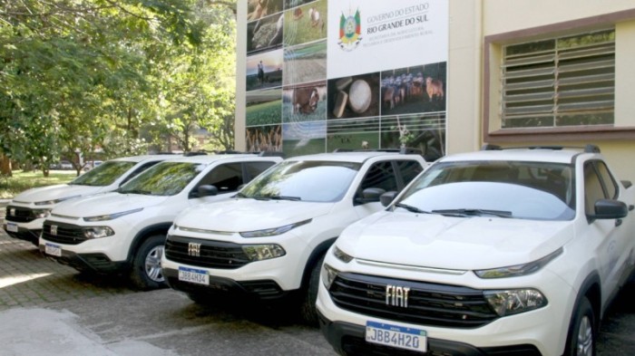 Agricultura recebe 13 veículos para as áreas da defesa sanitária animal e vegetal