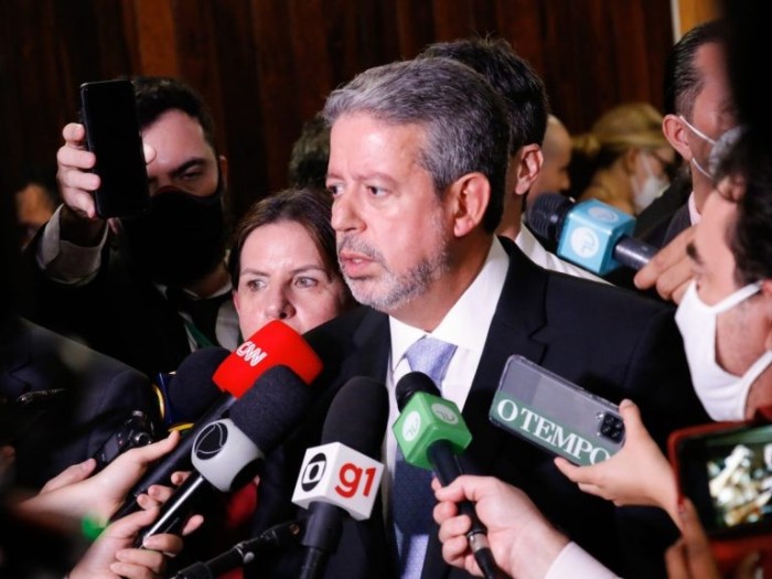 Lira defende inviolabilidade do Parlamento, mas condena uso midiátiaco das dependências da Câmara