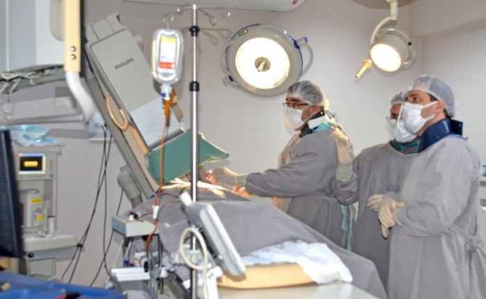 Hospital Geral de Palmas realiza procedimento inédito de um tipo de marcapasso