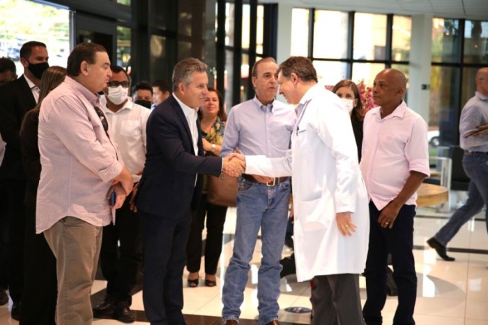 Governador faz parceria para construir Centro de Prevenção e Tratamento de Câncer em MT
