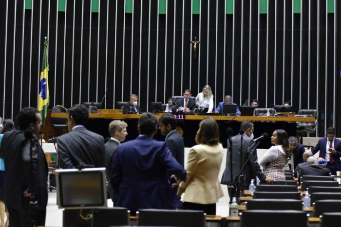 Deputados aprovam urgência para projeto que permite compartilhar dados do Censo Escolar