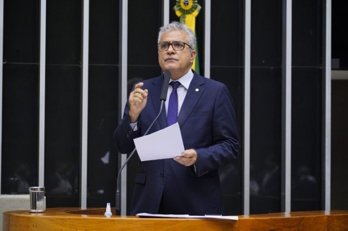 Projeto torna obrigatório uso de máscaras dentro de unidades de saúde
