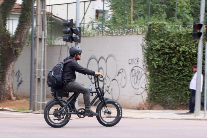 Ciclomotores e bicicletas elétricas precisam seguir recomendações de segurança