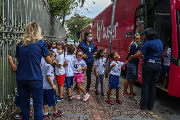 Parceria leva crianças atendidas pelo Servas para passeio social de Páscoa
