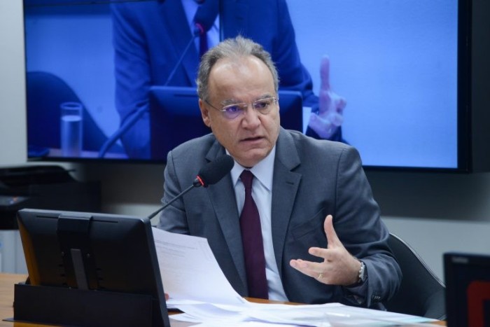Relatório sobre semipresidencialismo deve ser apresentado em junho