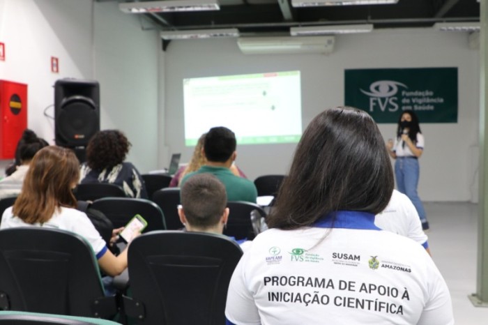 Estudantes bolsistas do PAIC na FVS-RCP apresentam parcial de pesquisas desenvolvidas sobre Vigilância em Saúde da Covid-19