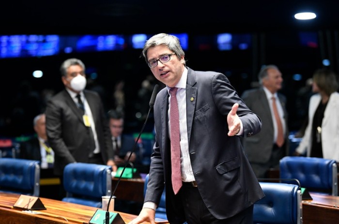 Carlos Portinho comemora crescimento do Partido Liberal