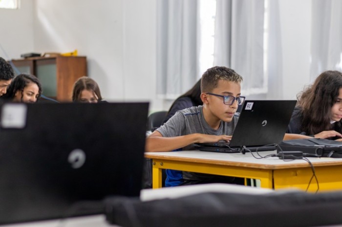 Novo Ensino Médio traz novidades na educação em tempo integral do Paraná