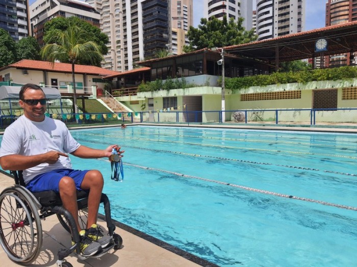 Atleta cearense do programa Bolsa-Atleta de Alto Rendimento disputará Open International Swimming 2022