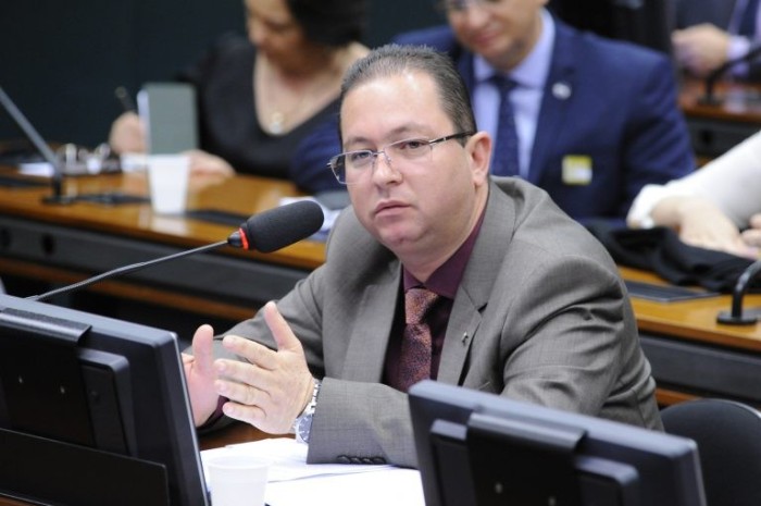 Projeto determina que aposentadoria de pessoas que mudaram de gênero siga critérios do sexo biológico