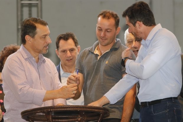 Governador abre Expofeira Nacional da Cebola e autoriza participação de agricultores no programa Terra Boa