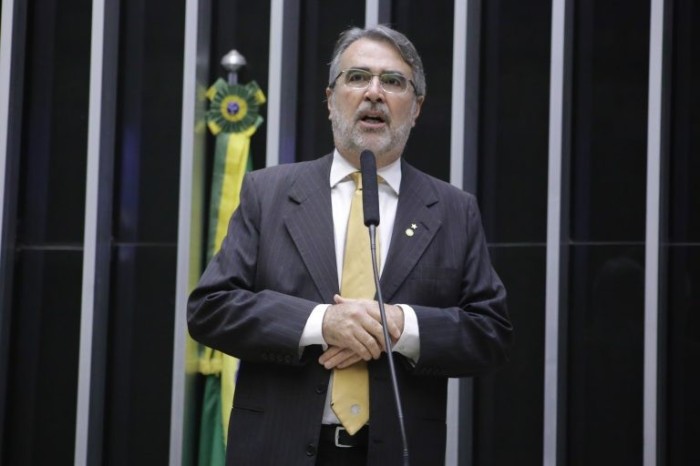 Projeto anula portaria do governo que libera pesca de camarão por arrasto motorizado no RS