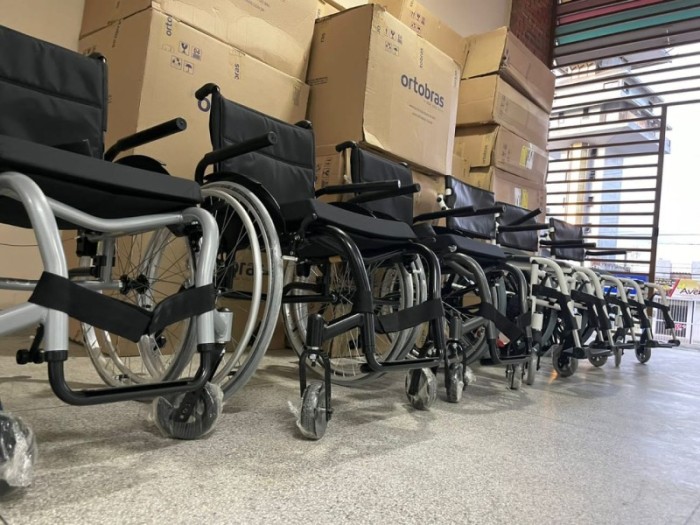 Pronto-Socorro de Rio Branco recebe cadeiras de roda para assistência aos pacientes