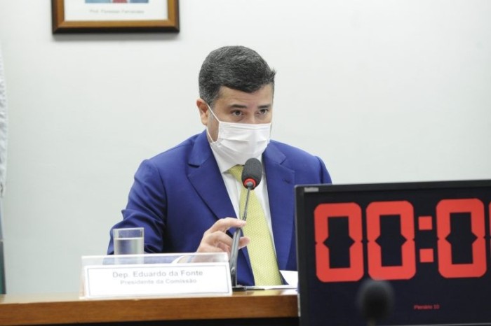 Proposta prevê multa em caso de suspensão indevida de serviços por concessionárias nos estados e no DF