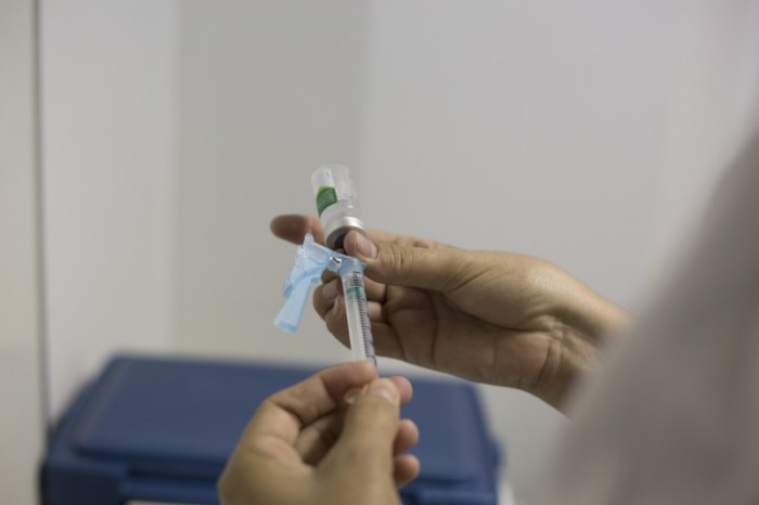 Chuvas colaboram para casos de síndrome gripal; vacina é medida eficaz de proteção