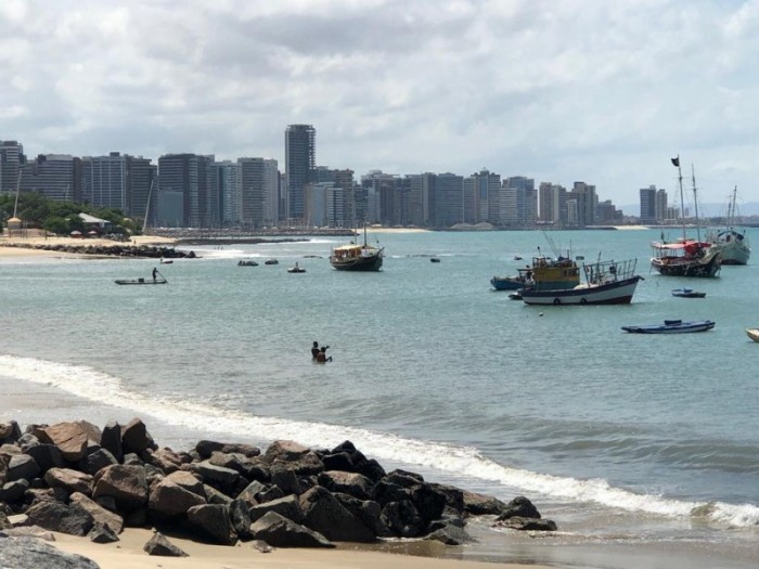 Feriado de Páscoa conta com sete trechos da orla de Fortaleza próprios para banho, aponta balneabilidade da Semace