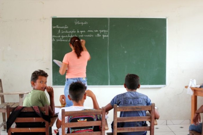 Sancionada lei que prevê repasse de precatórios do Fundeb para pagamento de professores