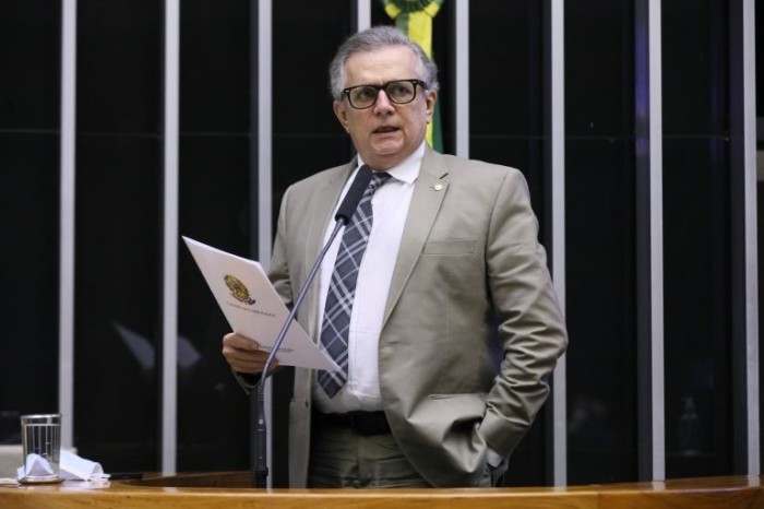 Projeto responsabiliza poder público por desvalorização de imóvel após construção de viaduto