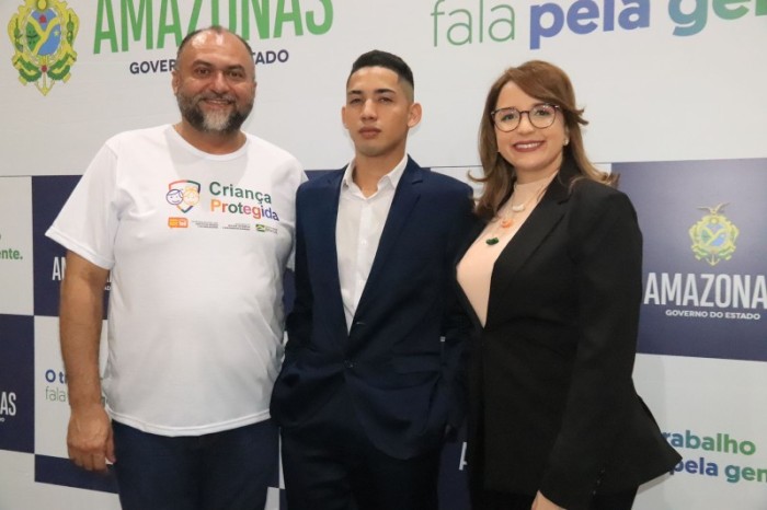 Governo do Amazonas firma contrato para lançamento de biografia de egresso do sistema socioeducativo do estado