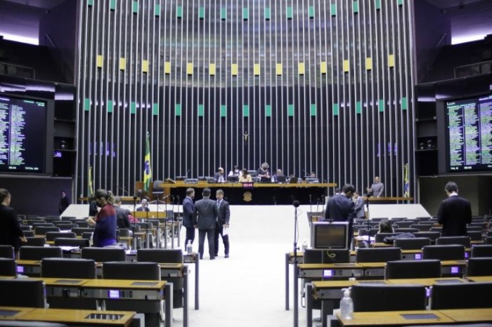 Câmara pode votar proposta que cria Programa Internet Brasil