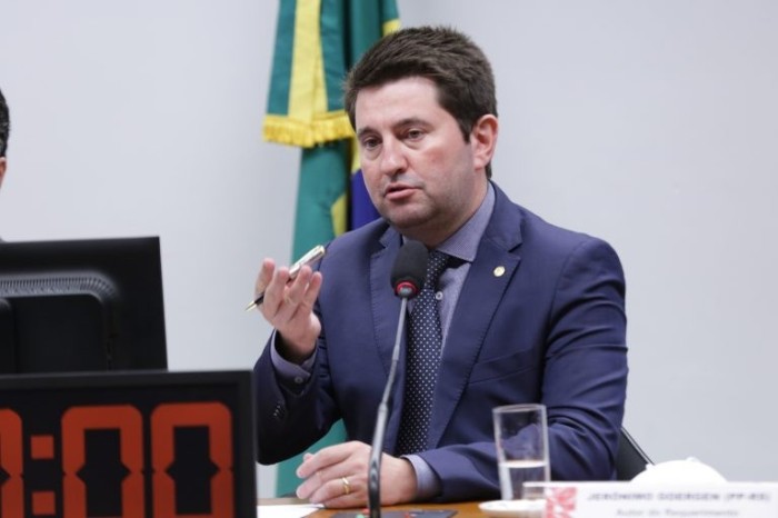 Projeto restabelece Justiça comum para julgar ações sobre contratos de transporte de cargas