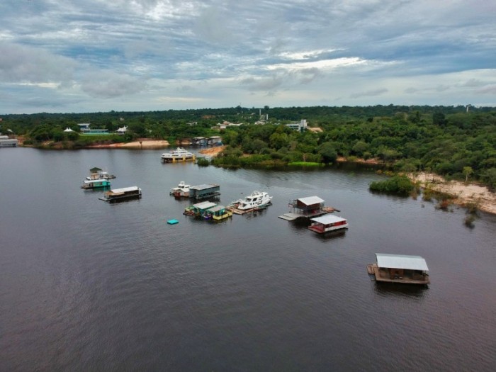 Conselho decide suspender emissão de licenças ambientais para novos flutuantes no Rio Tarumã-Açu
