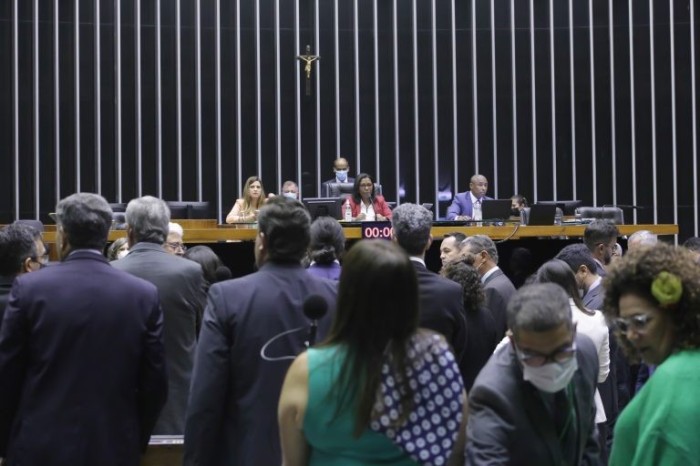Câmara pode votar nesta quarta-feira MP que reformula regras do setor aéreo