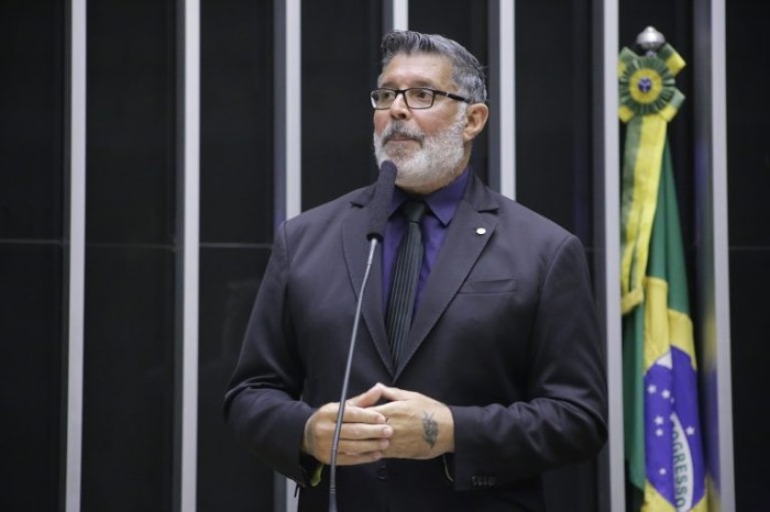 Projeto aumenta punição aplicada a quem cortar árvores perto de nascentes sem autorização