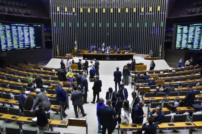 Câmara prossegue nesta terça-feira votação de MP do Programa Internet Brasil