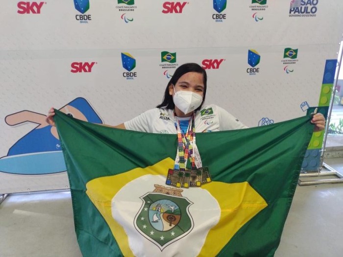 Bolsista cearense do programa Bolsa-Atleta participa da 2ª fase do Treinamento de Natação 2022