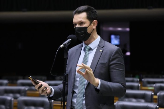 Projeto regulamenta direito de greve de servidor público
