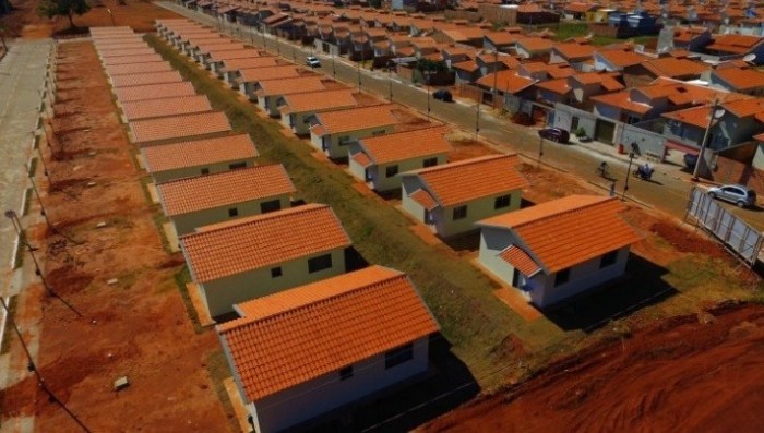 Prefeitura e Governo do Estado entregam 64 casas do Programa Habitacional Financiado com Subsídio em Bataguassu
