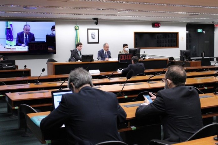 Grupo de trabalho debate sistemas de governo e semipresidencialismo com estudiosos
