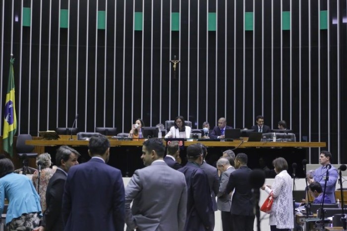 Câmara aprova cooperação educacional com Antígua e Barbuda
