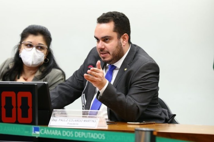 Projeto concede voucher para aluno frequentar escola privada quando não houver vaga na pública