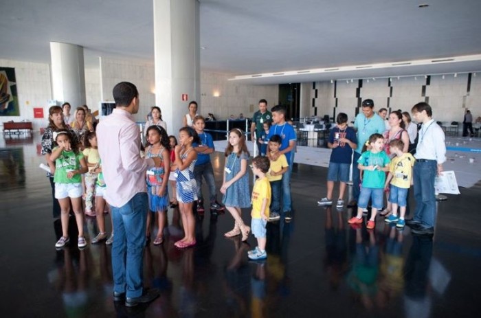 Câmara dos Deputados reabre programa de visitação institucional