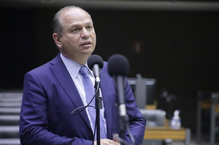 Proposta determina que Defesa Civil inspecione moradia em área de risco para autorizar ligações de água e luz