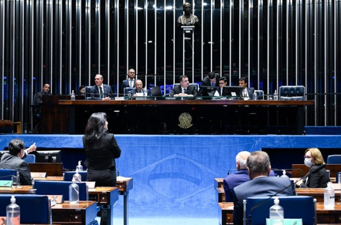 Ex-governadores e ex-prefeitos poderão ter acesso a contratos e convênios após mandato