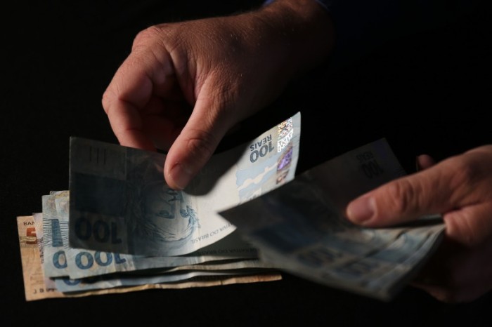 Caixa paga Auxílio Brasil a beneficiários com NIS final 7