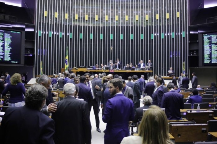 Aprovado texto-base de MP que reformula legislação sobre o setor aéreo; acompanhe
